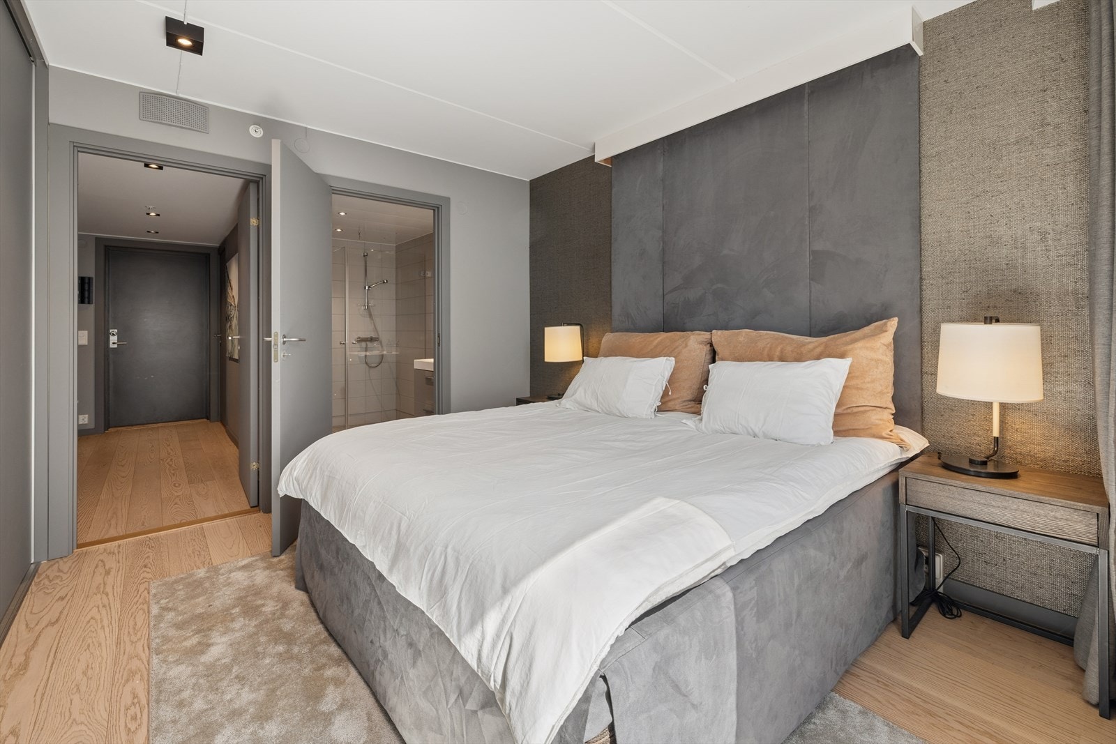 Hovedsoverommet med egen "en-suite" løsning! Galleribilde