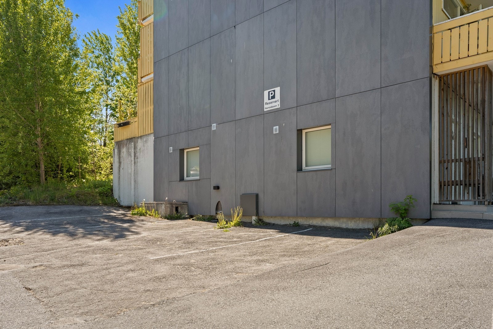 Parkering på fellesområde. Galleribilde