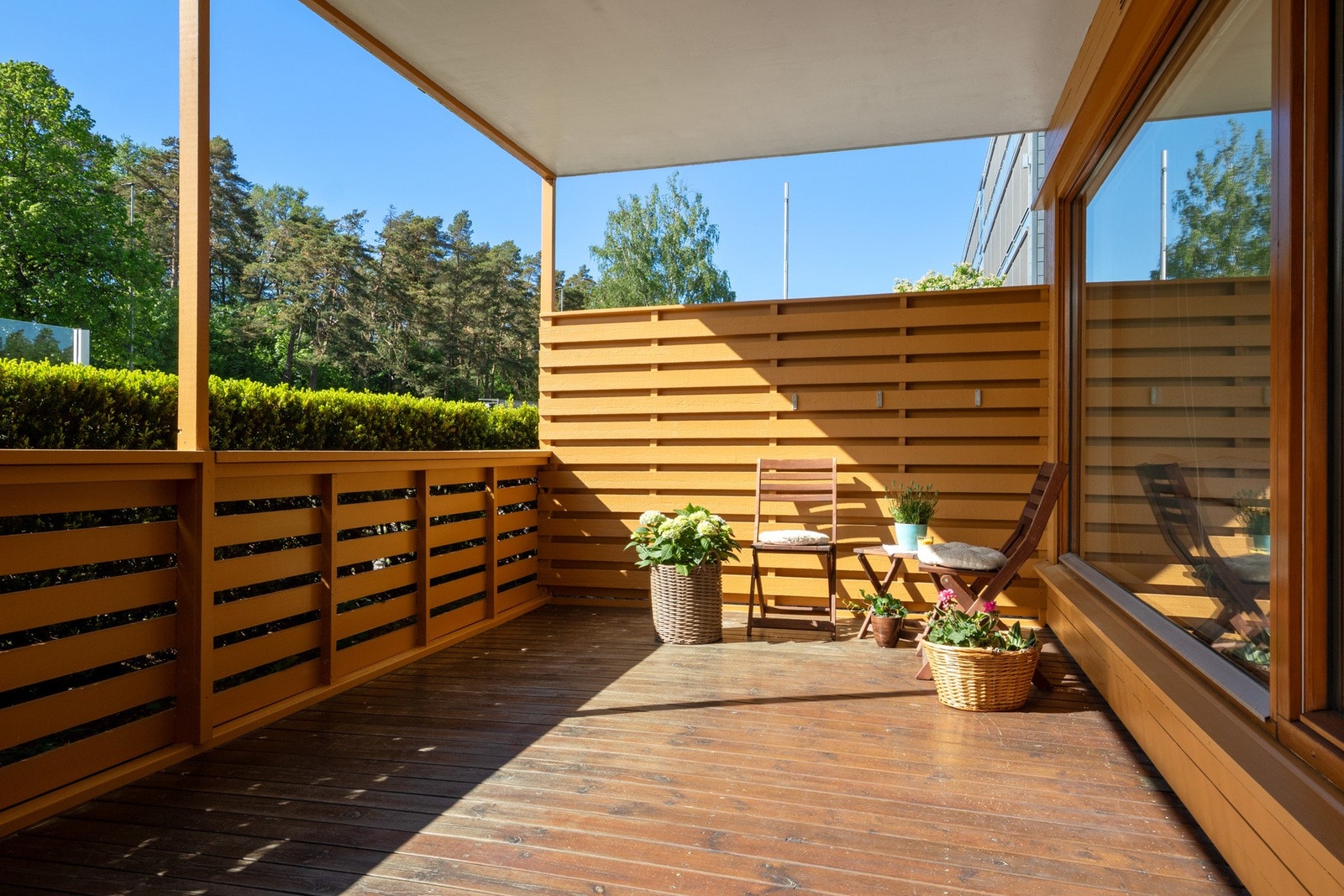Overbygget terrasse på 15 m² - direkte utgang fra stuen Galleribilde