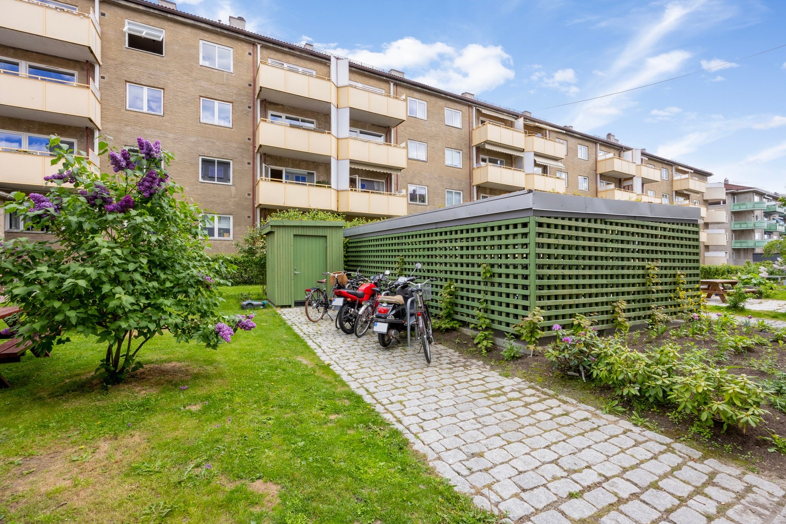 Her er det også stor sykkelbod med lås. Galleribilde