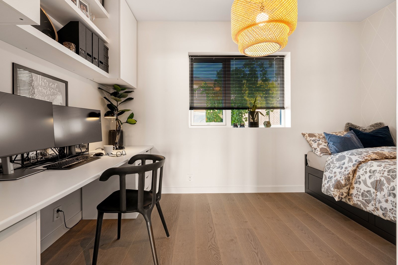 Soverommet i hovedetasjen kan fint benyttes som gjesterom eller kontor - alt etter dine behov! Galleribilde