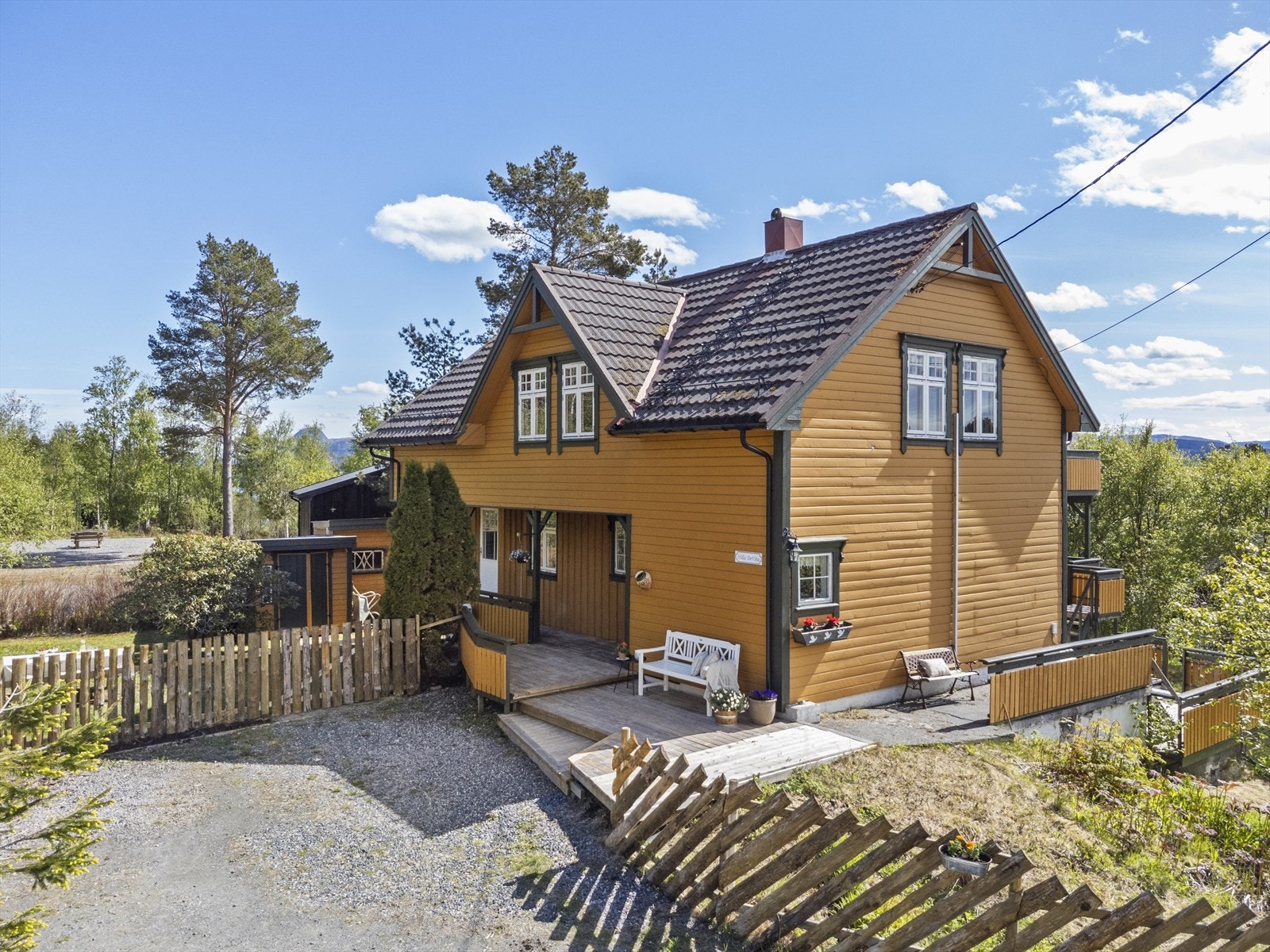 Din lokale eiendomsmegler Notar v/Anders Havneraas ønsker velkommen til en innholdsrik enebolig i Åneslia på Frei! Foto: Interiørfoto Galleribilde