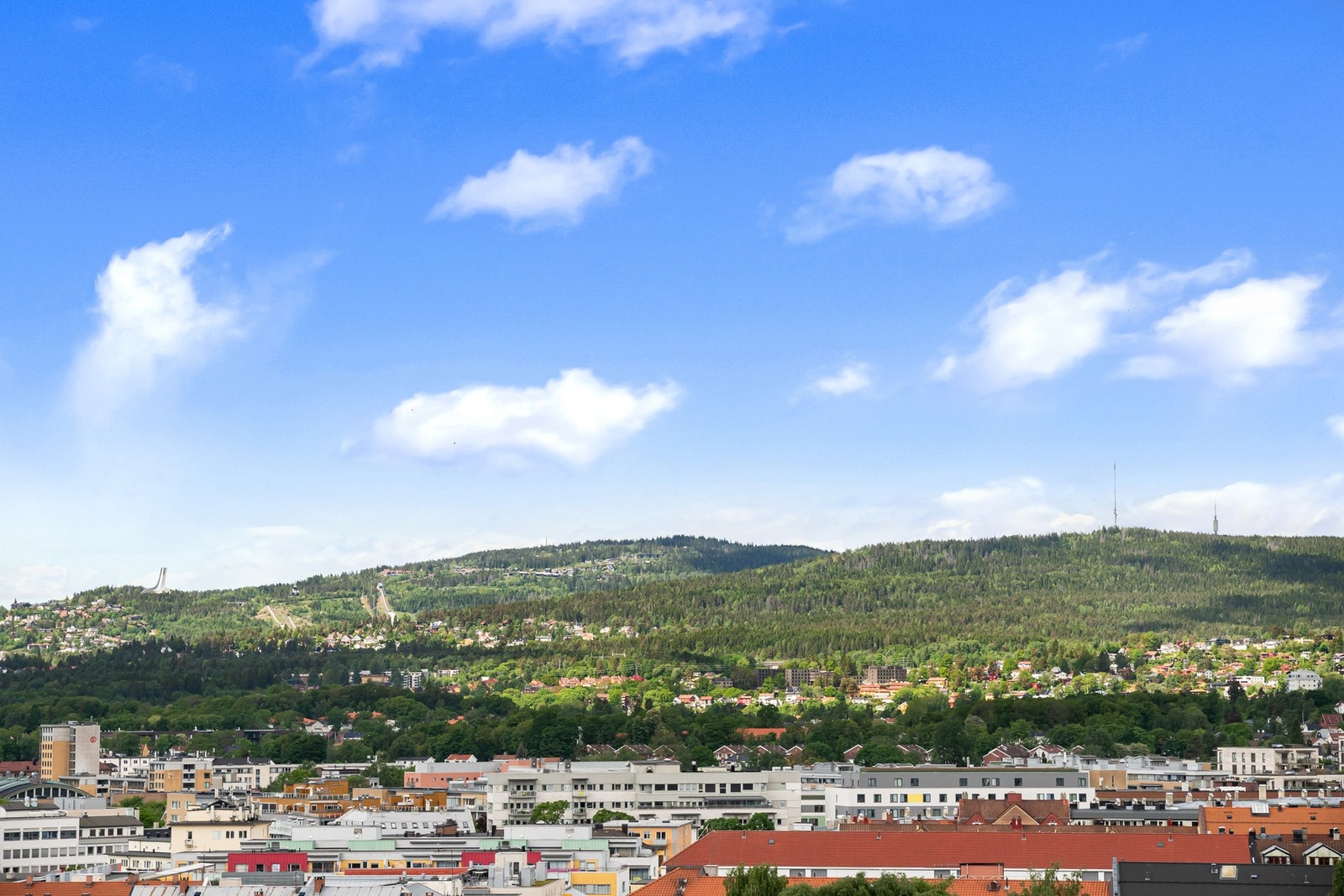 Utsikt mot Holmenkollen i vest. Galleribilde