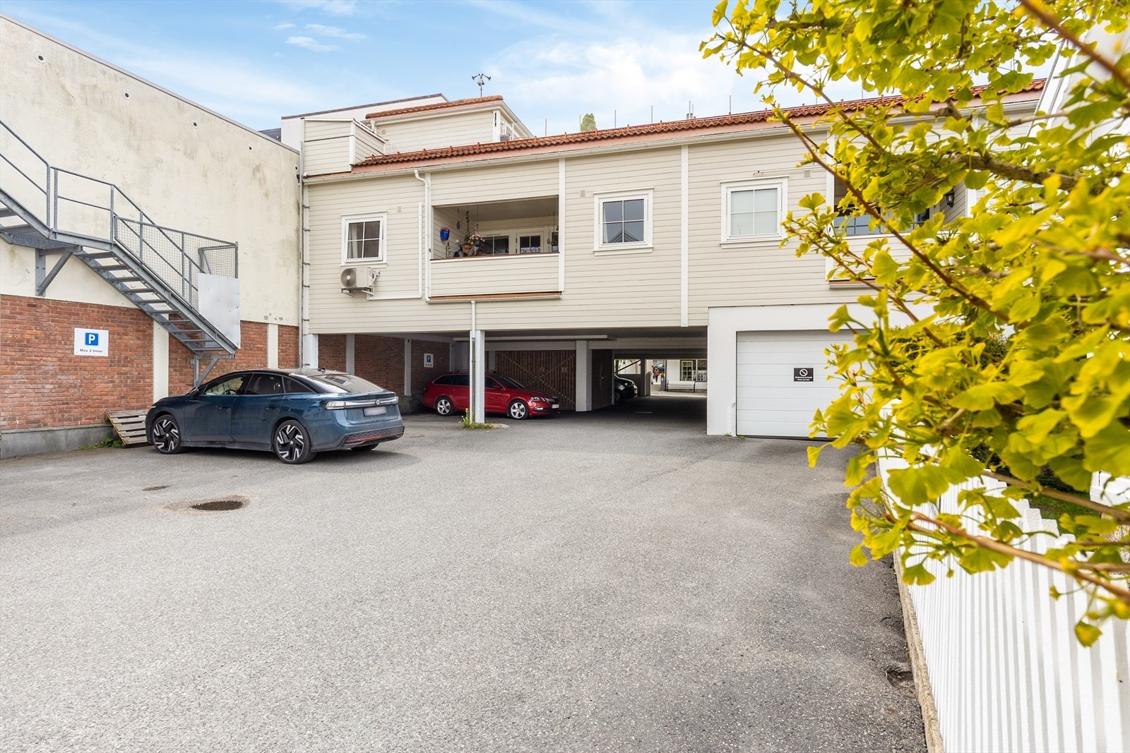 Leiligheten er en del av Storgata Borettslag, sentralt i Langesund. Galleribilde