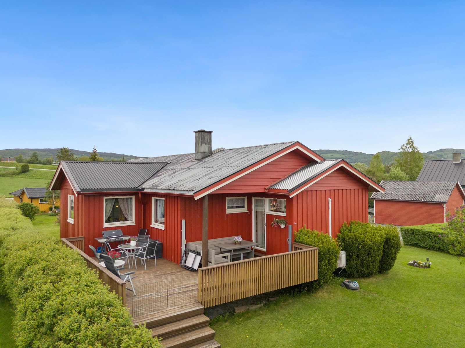 Romslig terrasse - utgang fra stue. Galleribilde
