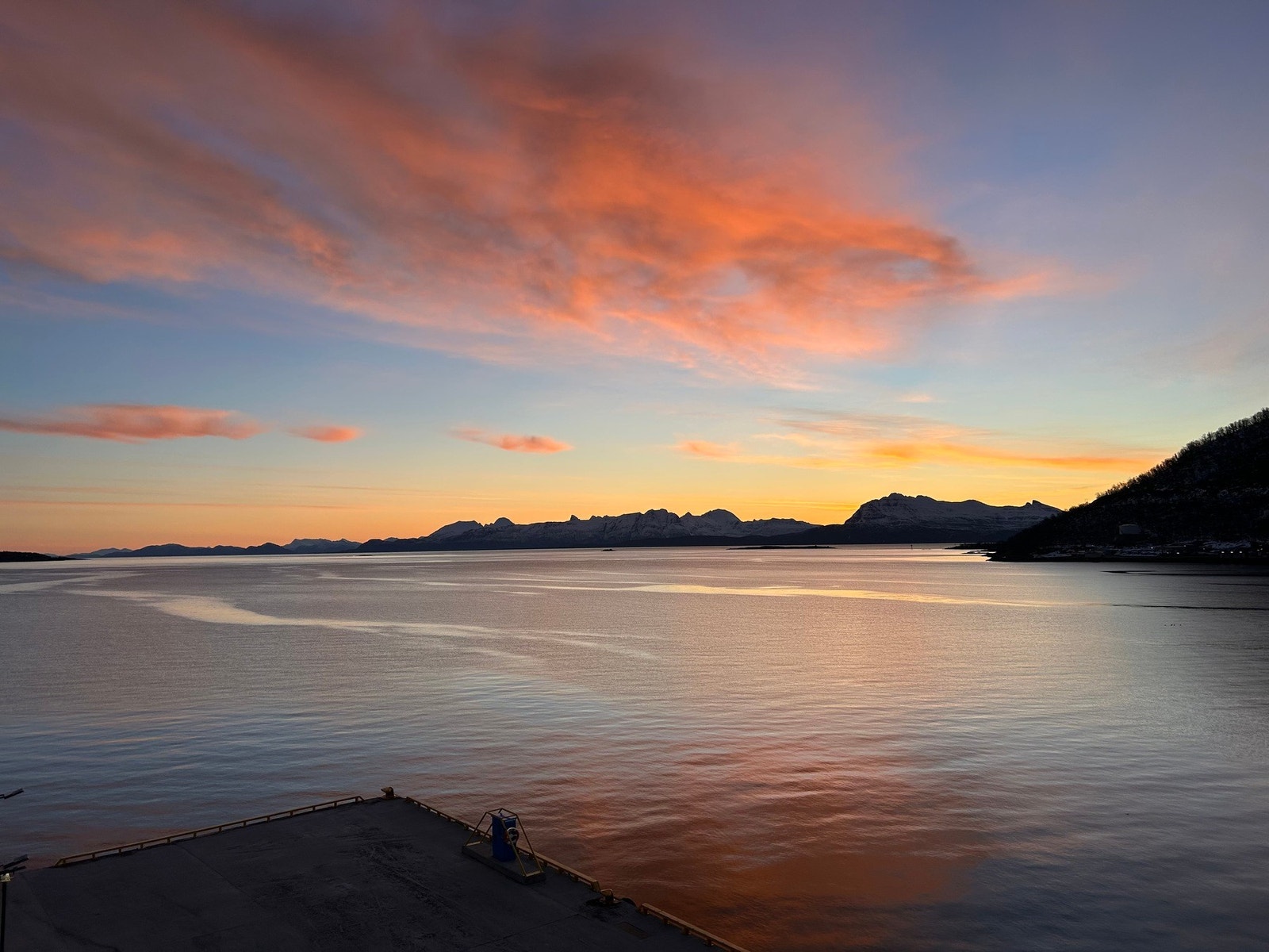 Fantastisk fjordutsikt fra leiligheten. (Stemningsbilde tatt av selger) Galleribilde