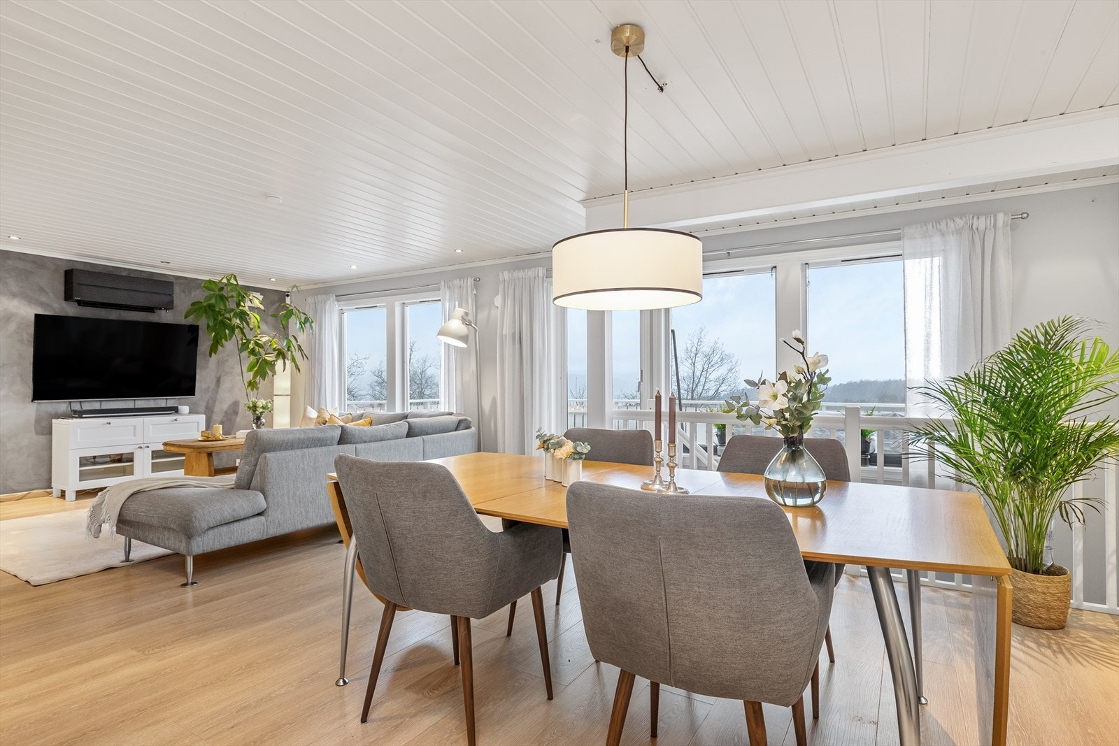Spisestue og stue Galleribilde