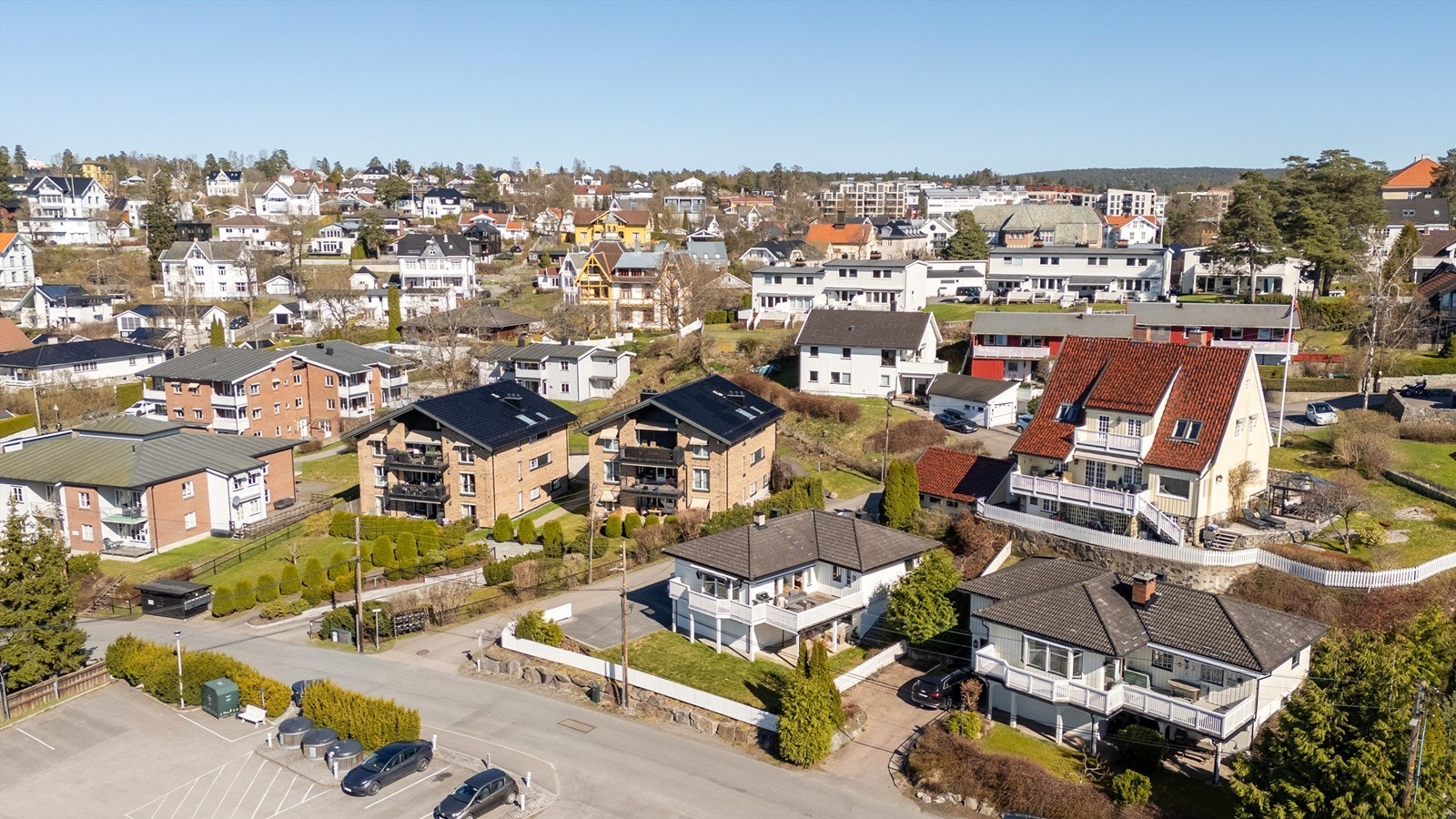 Herfra er det gangavstand til både skoler, barnehager og offentlig kommunikasjon. Galleribilde