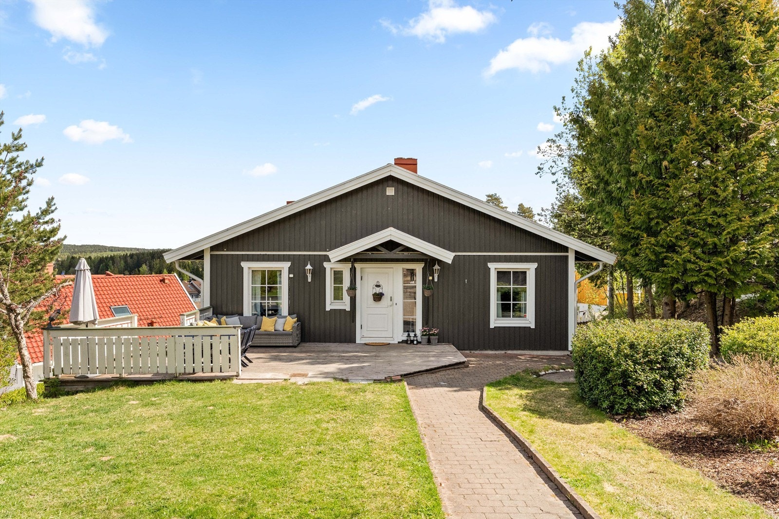 En innholdsrik enebolig over to plan med totalt fem soverom, to bad og badstue.
Foto: Anders Botnmark Galleribilde