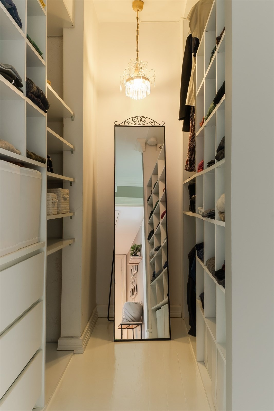 Garderobe ved soverom 1 Galleribilde