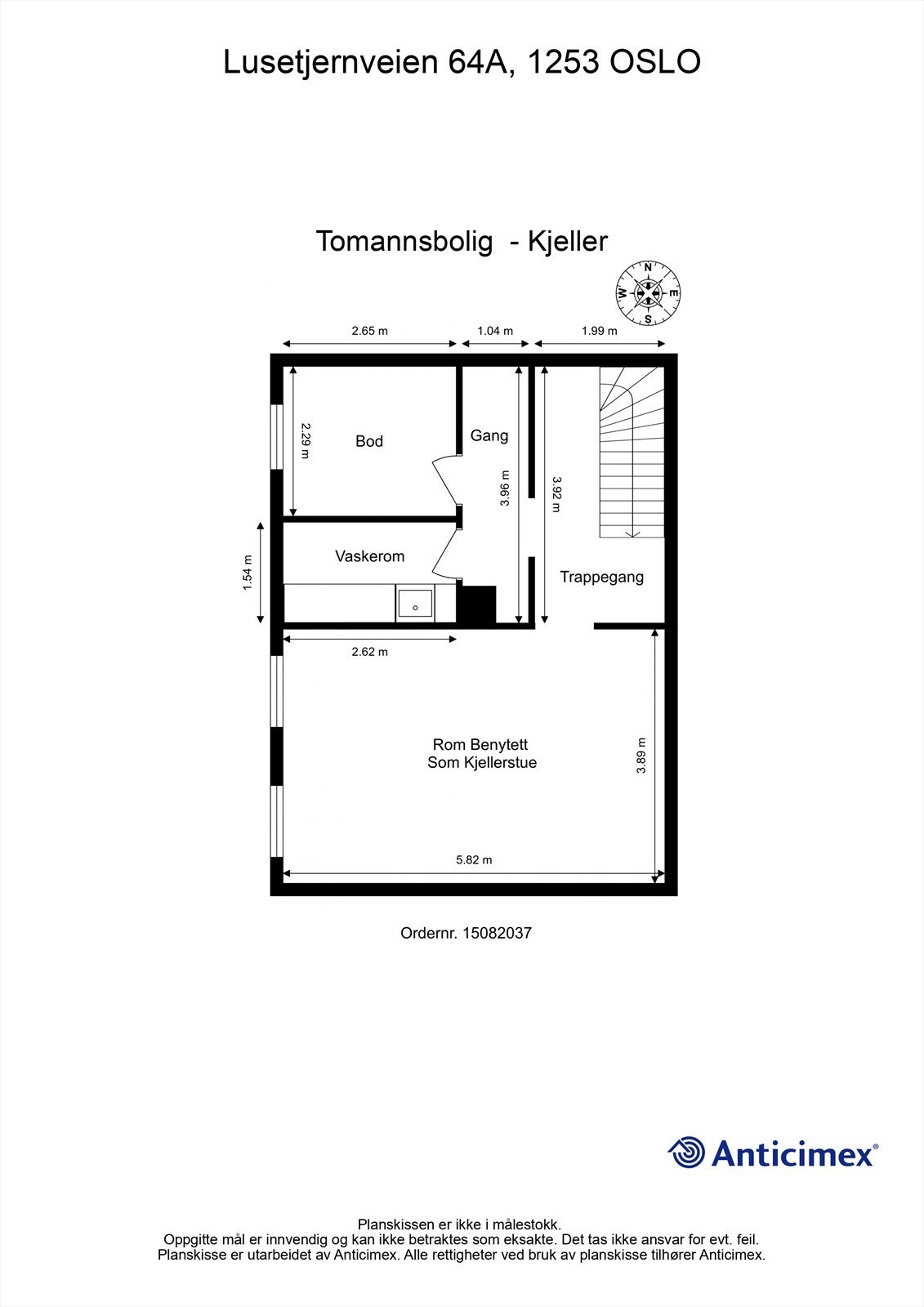 Kjelleretasjen inneholder vaskerom, bod og et innredet rom som i dag benyttes som kjellerstue. Galleribilde