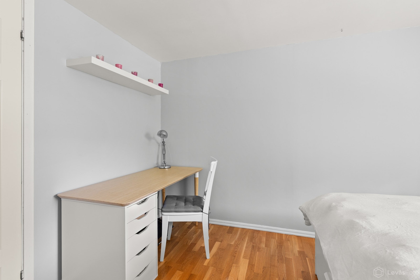 Her er det også plass til en praktisk krok for hjemmekontor eller lekser. Galleribilde