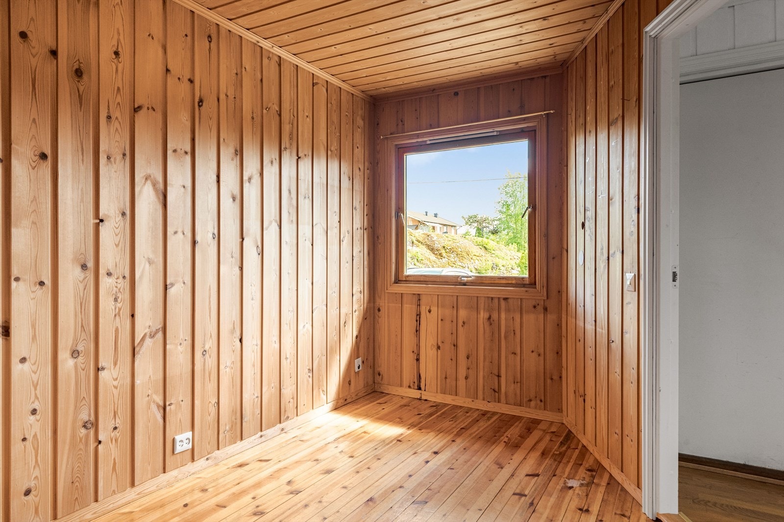 Dette rommet fremkommer ikke i byggetegningene. Man har derfor ikke kunnet kontrollere hvor vidt formål/bruk er godkjent eller er i samsvar. Galleribilde