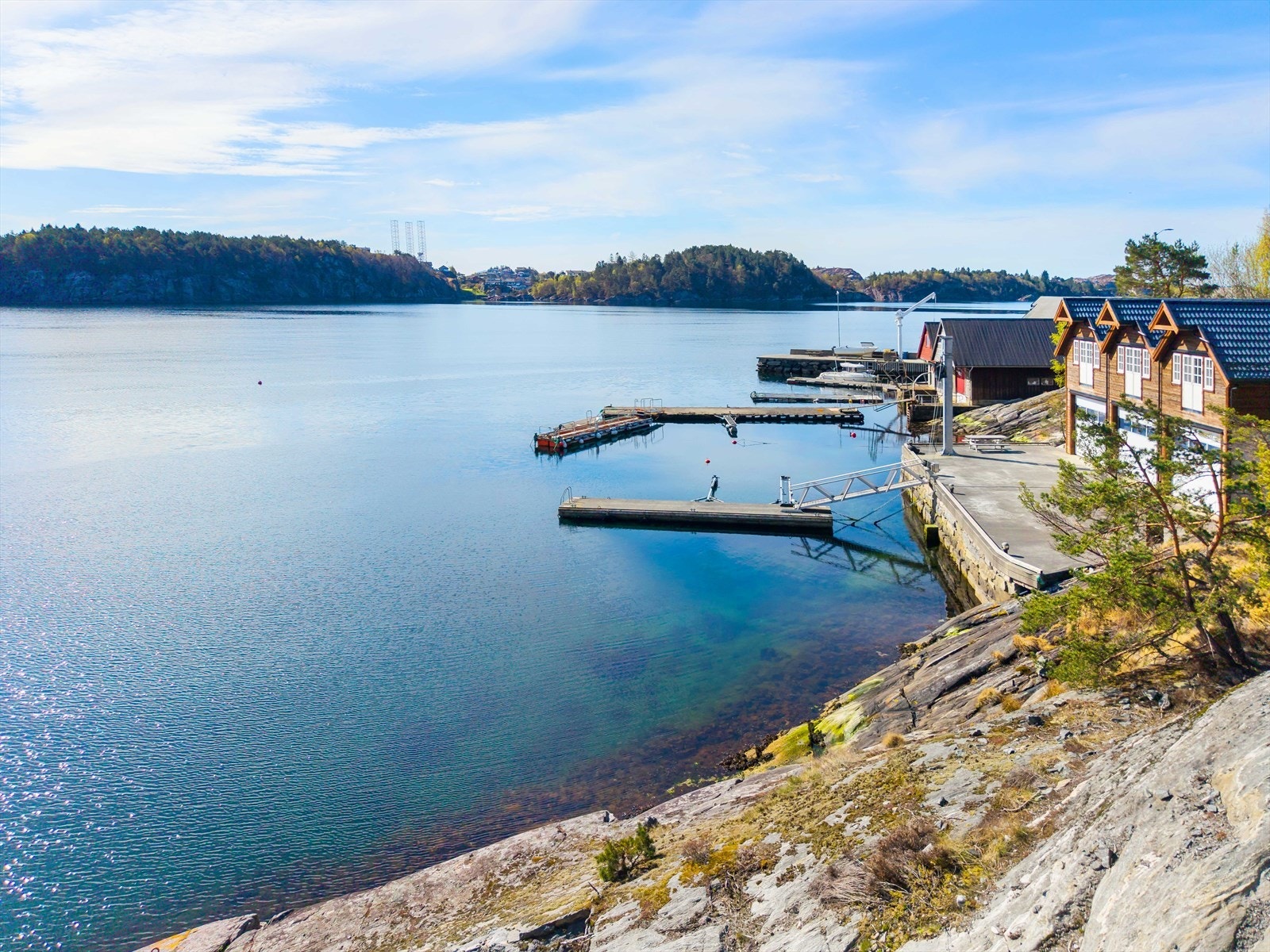 Velkommen til denne flotte naustetomten på Davanger på Askøy. Presentert av Dag Erik Fotland. EiendomsMegler 1 Askøy. Foto: Mats Lie AS Galleribilde