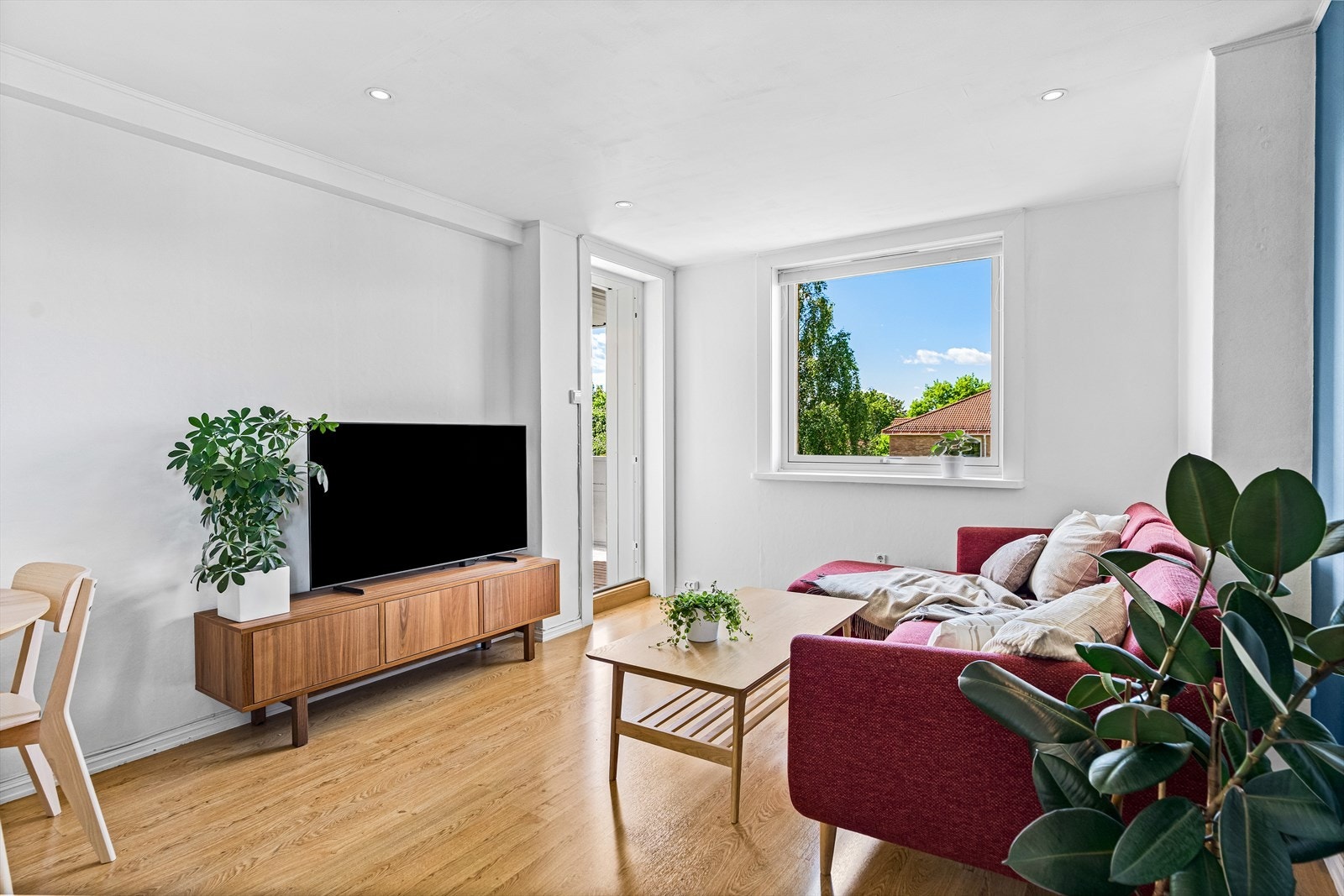 Fra stuen er det utgang til en herlig balkong på 7 m². Galleribilde