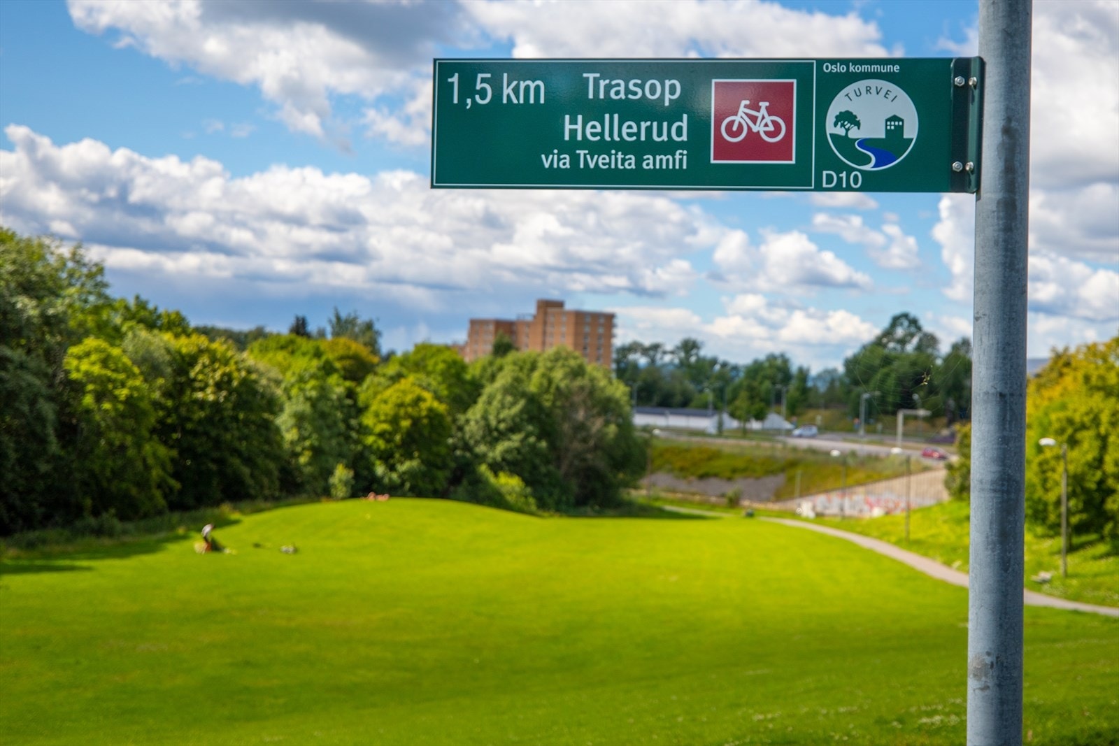 Det er kort vei ut til Østmarka, med et rikt tilbud av tur- og rekreasjonsmuligheter. Galleribilde