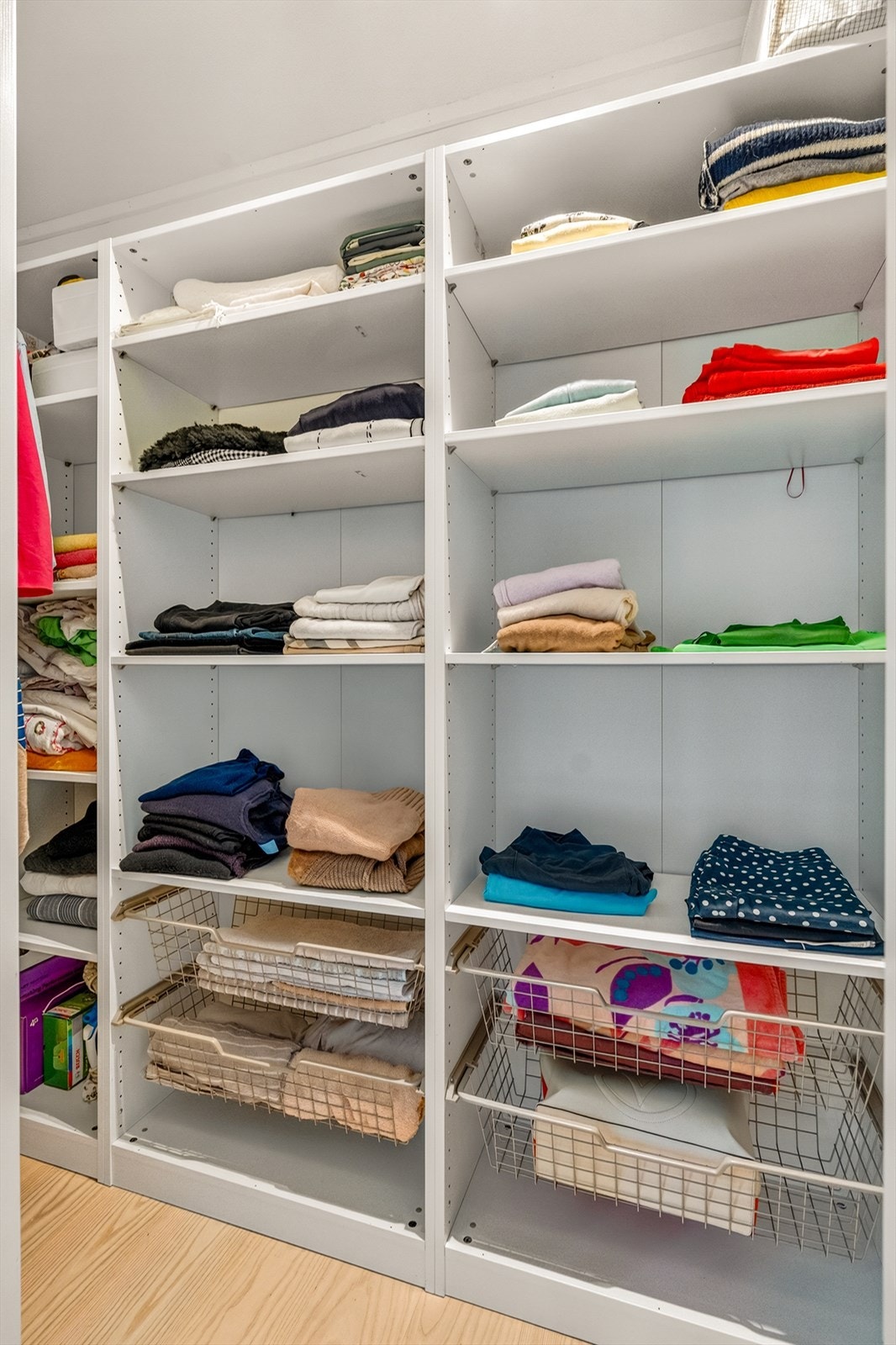 Videre tilgang til walk-in garderobe. Galleribilde