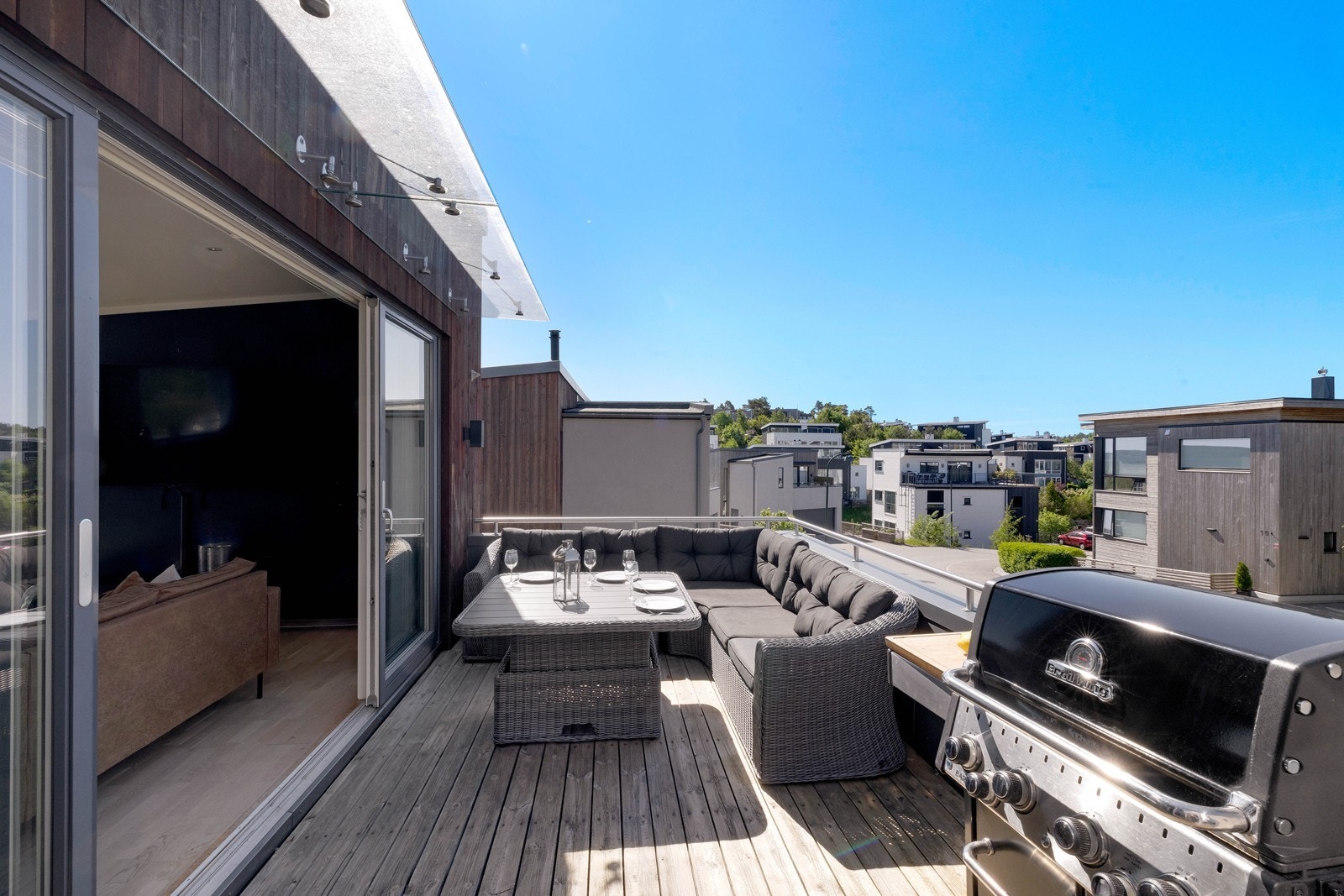 Terrasse nr.2 med utgang via skyvedør Galleribilde