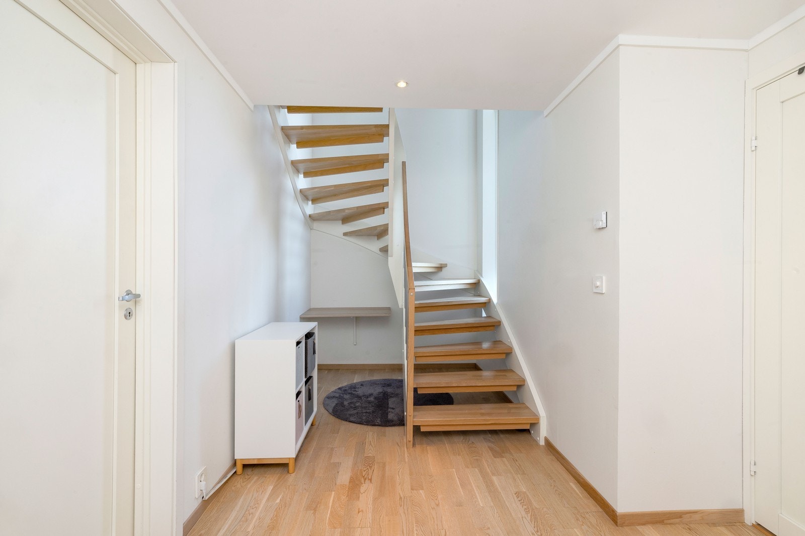 Trappegang i underetasje Galleribilde