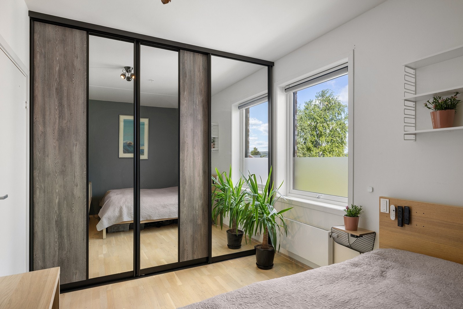 Videre er det plass til garderobeløsning. Galleribilde