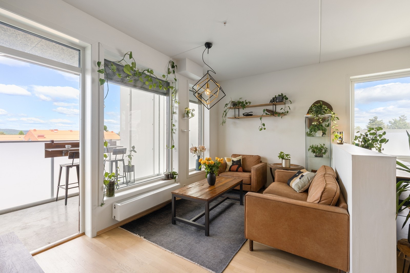 Fra stuen er det i tillegg utgang til en herlig balkong på 14 m². Galleribilde