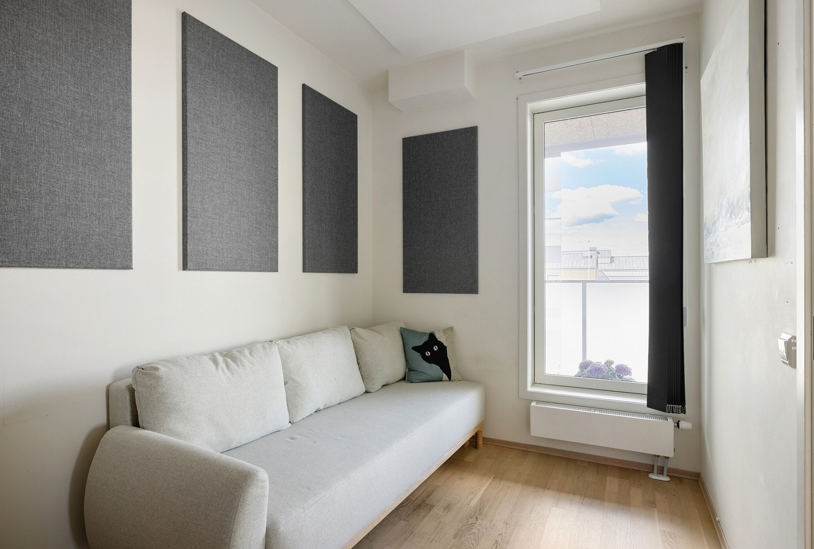 Rommet har plass til seng, nattbord, garderobeløsning og evt. skrivebord. Galleribilde