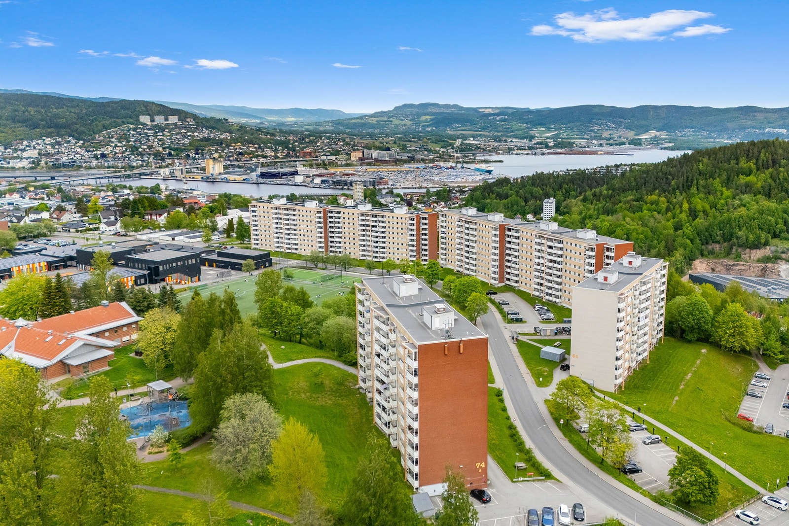 Det er heller ikke langt til Drammen sentrum med handel og togstasjon Galleribilde