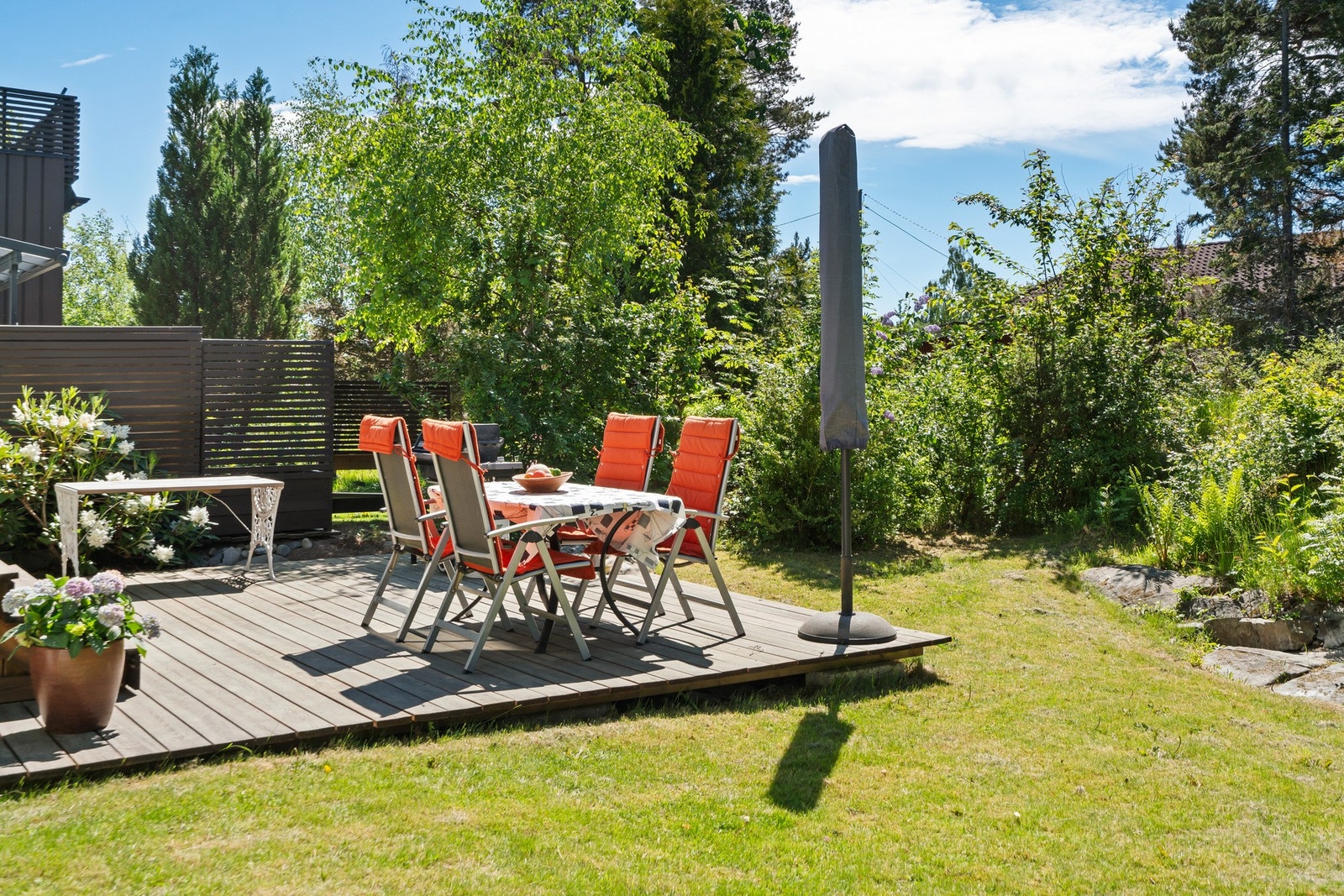 Innbydende terrasse med fine solforhold. Galleribilde