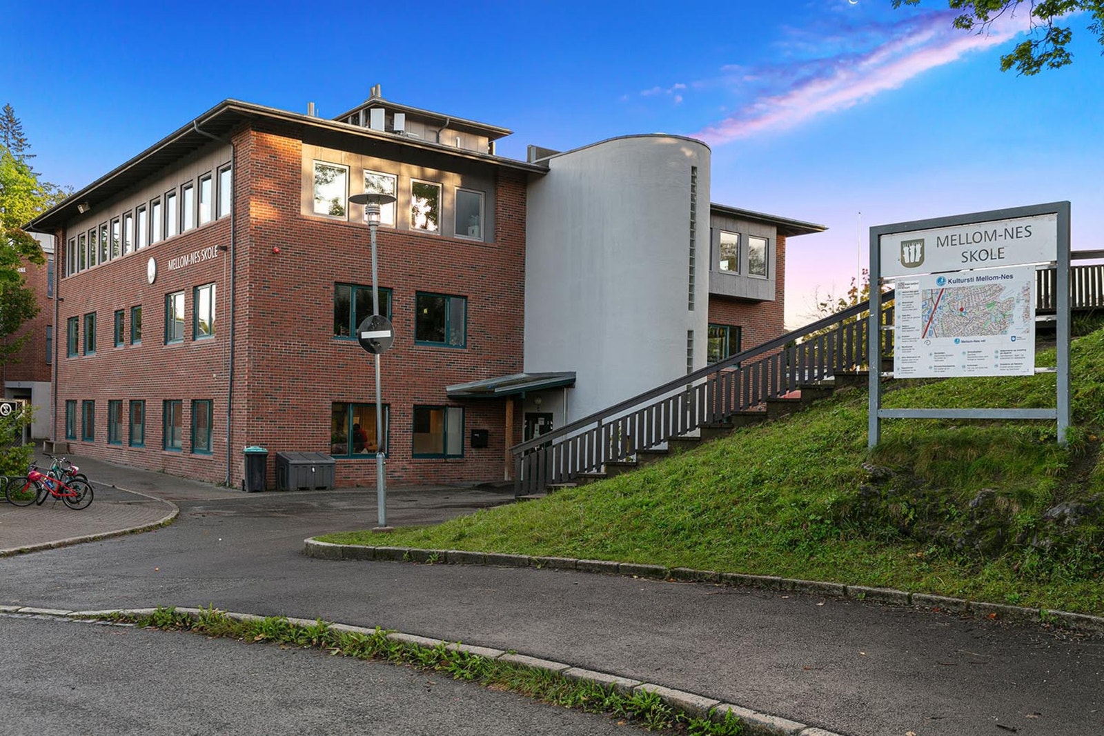 Kort gange til Mellom-Nes skole Galleribilde