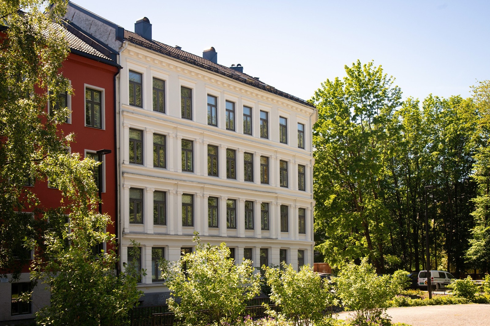 Leiligheten ligger tilbaketrukket i et populært område i øverst i Gamlebyen. Galleribilde