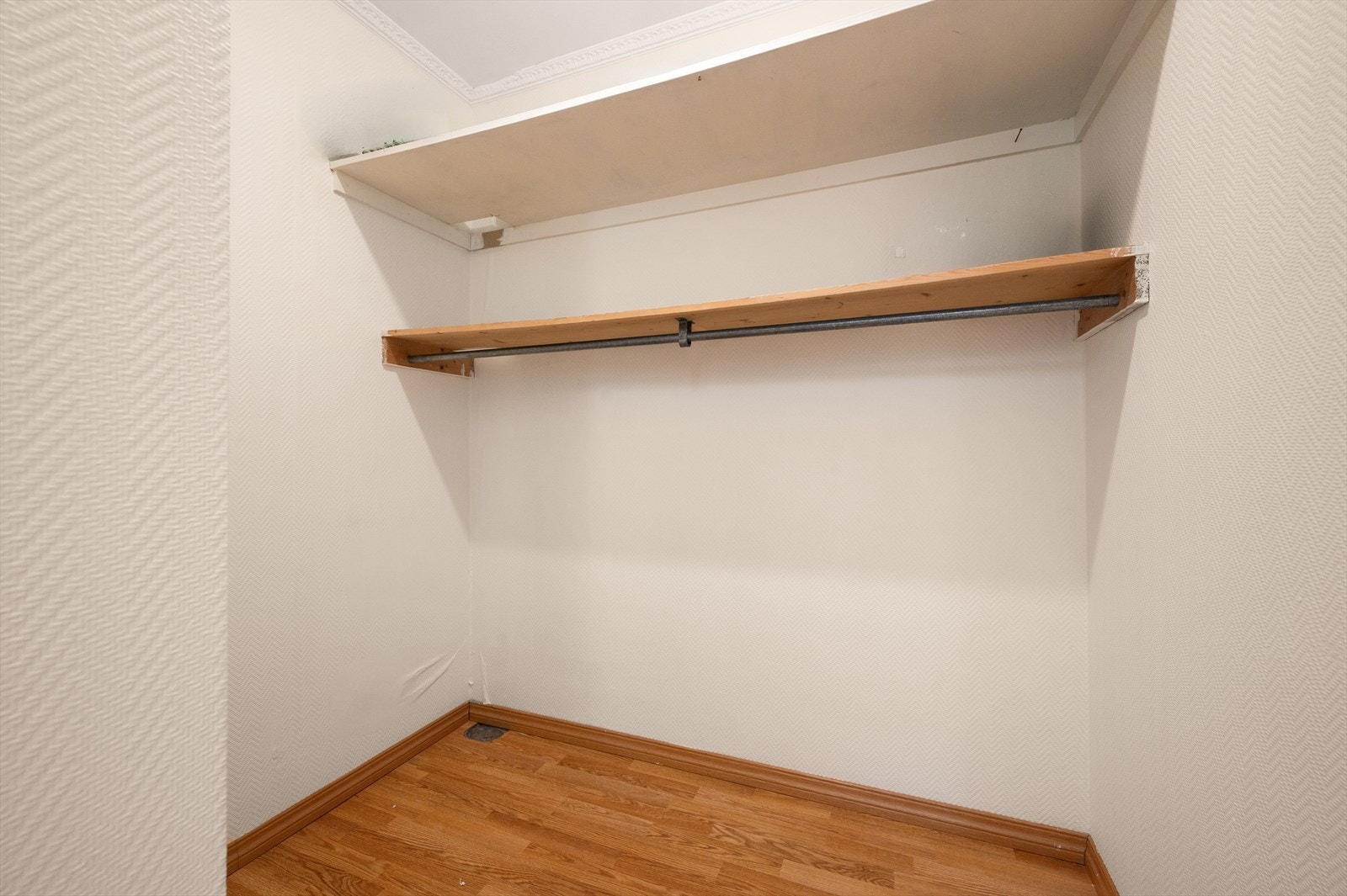 Innvendig bod. Galleribilde