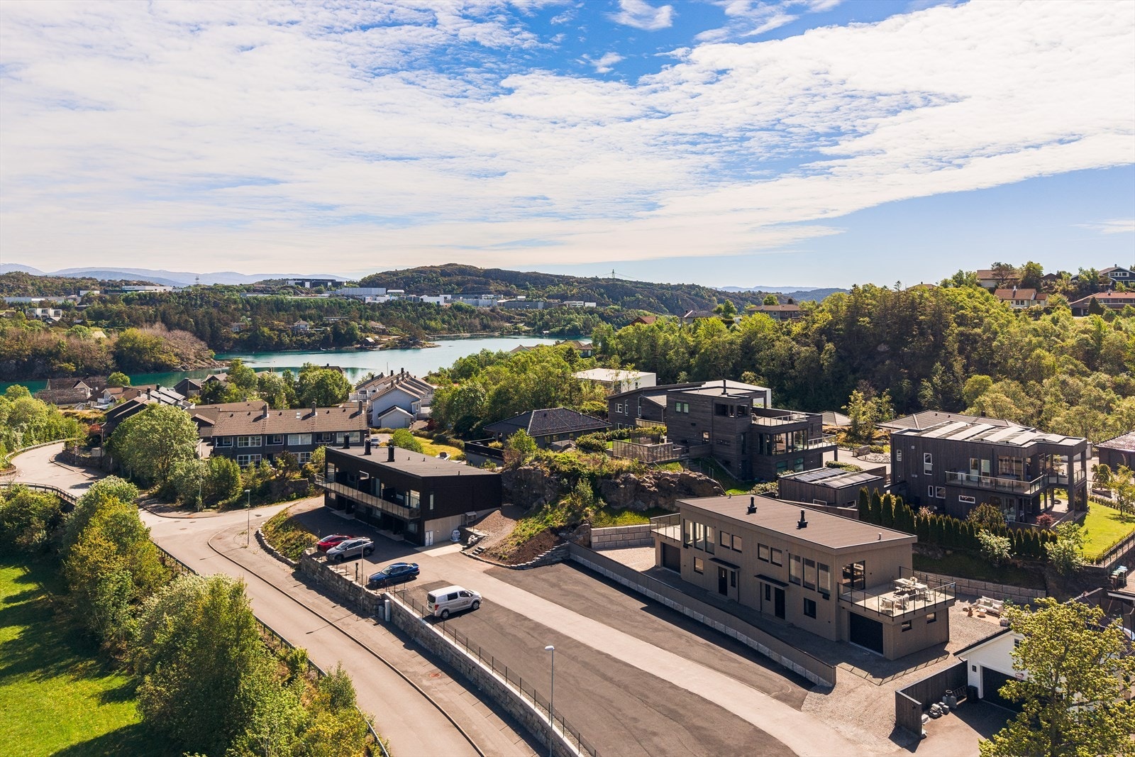 Uteområdet | W Eiendomsmegling. Galleribilde