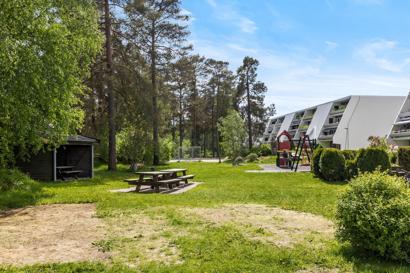 Fellesområder med fotballbane, lekeplass, friområde etc. Galleribilde