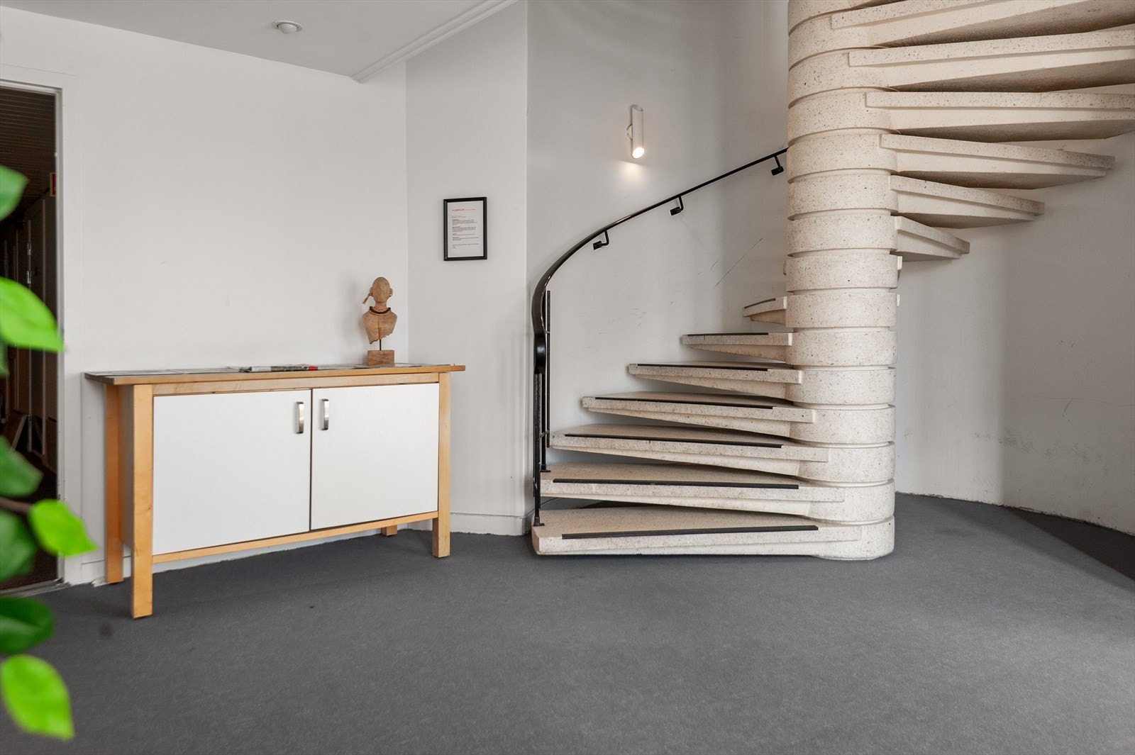 Trapp opp til leilighetens etasje Galleribilde