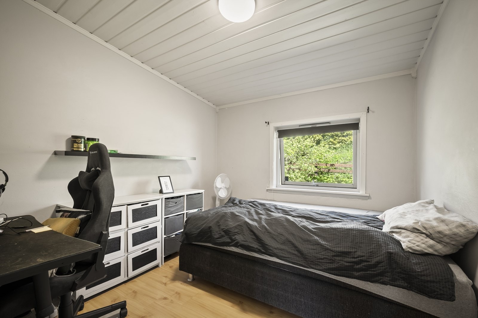 Hovedsoverom med god plass til dobbeltseng. Galleribilde
