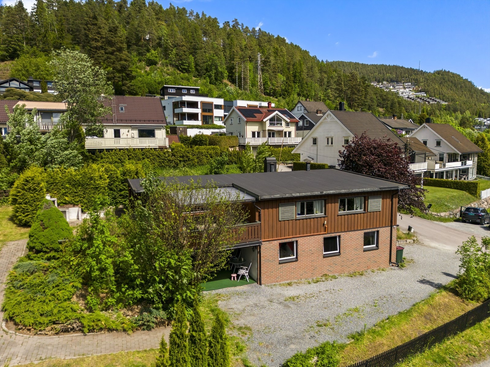 Familievennlig bolig med skjermet og rolig beliggenhet. Galleribilde