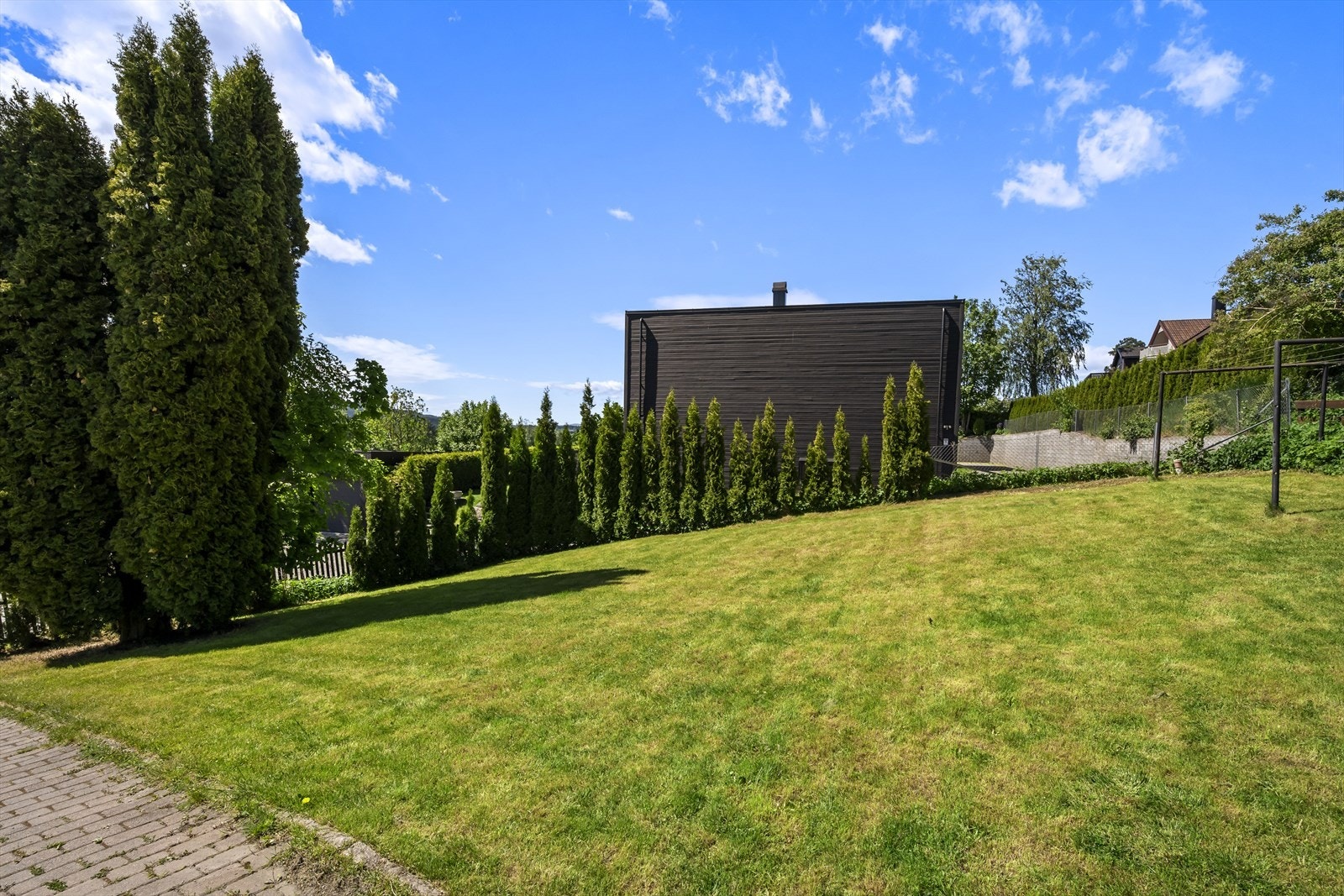 Hage med gode muligheter for både avslapning og sosiale soner. Galleribilde