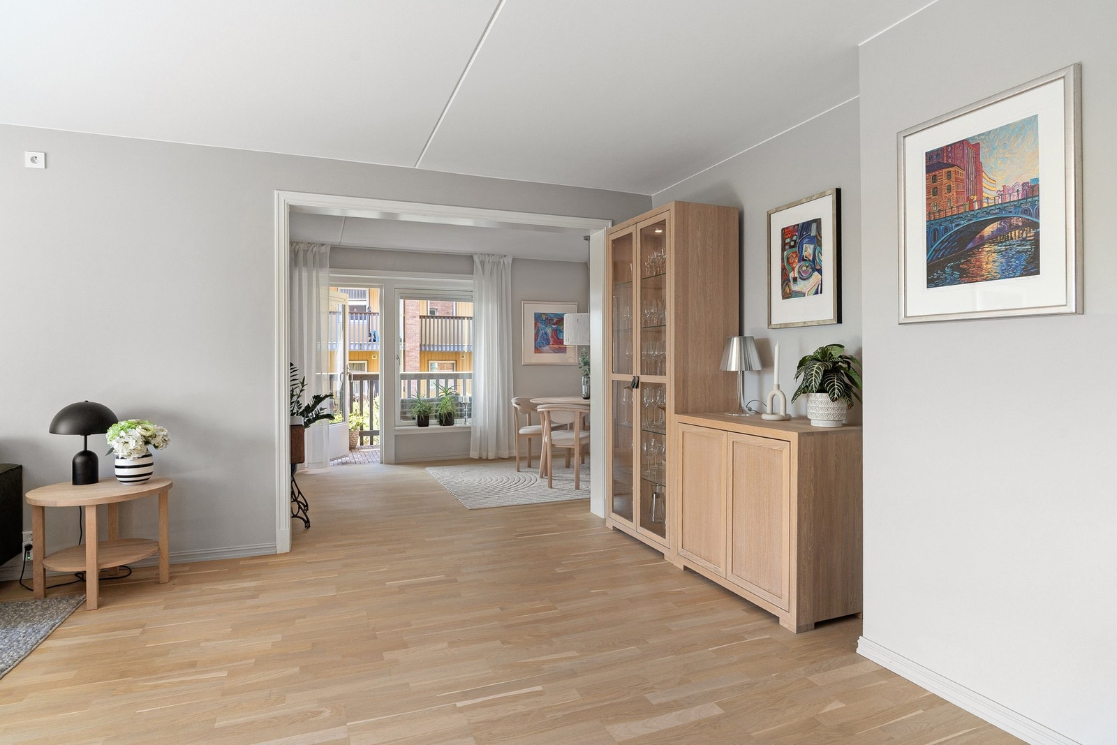 Enkel tilknytning til spisestuen. Galleribilde