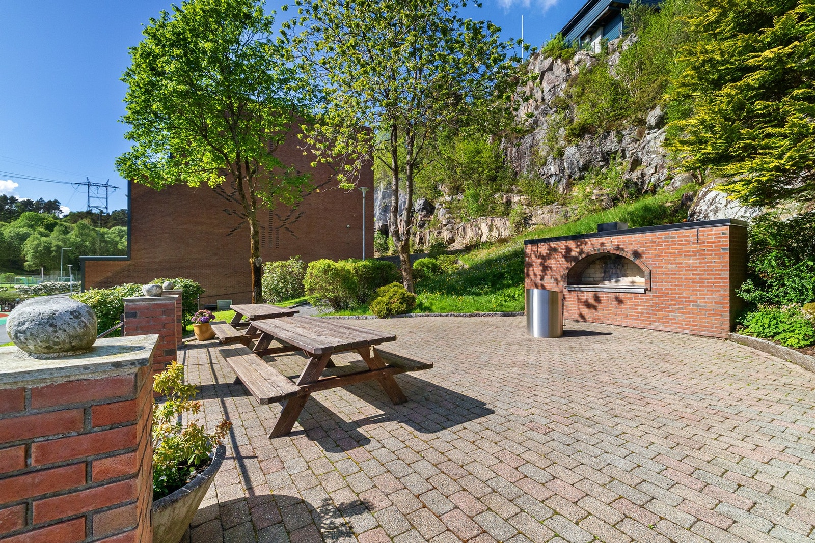 Felles grillplass hvor man kan samles med naboer og venner Galleribilde