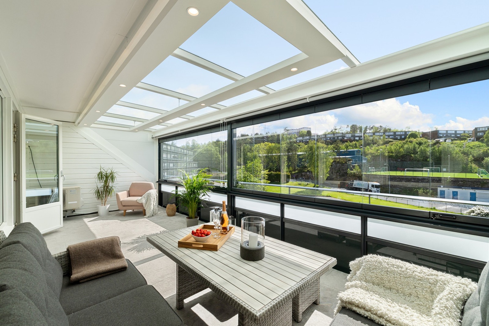 Herlig innglasset terrasse! Galleribilde