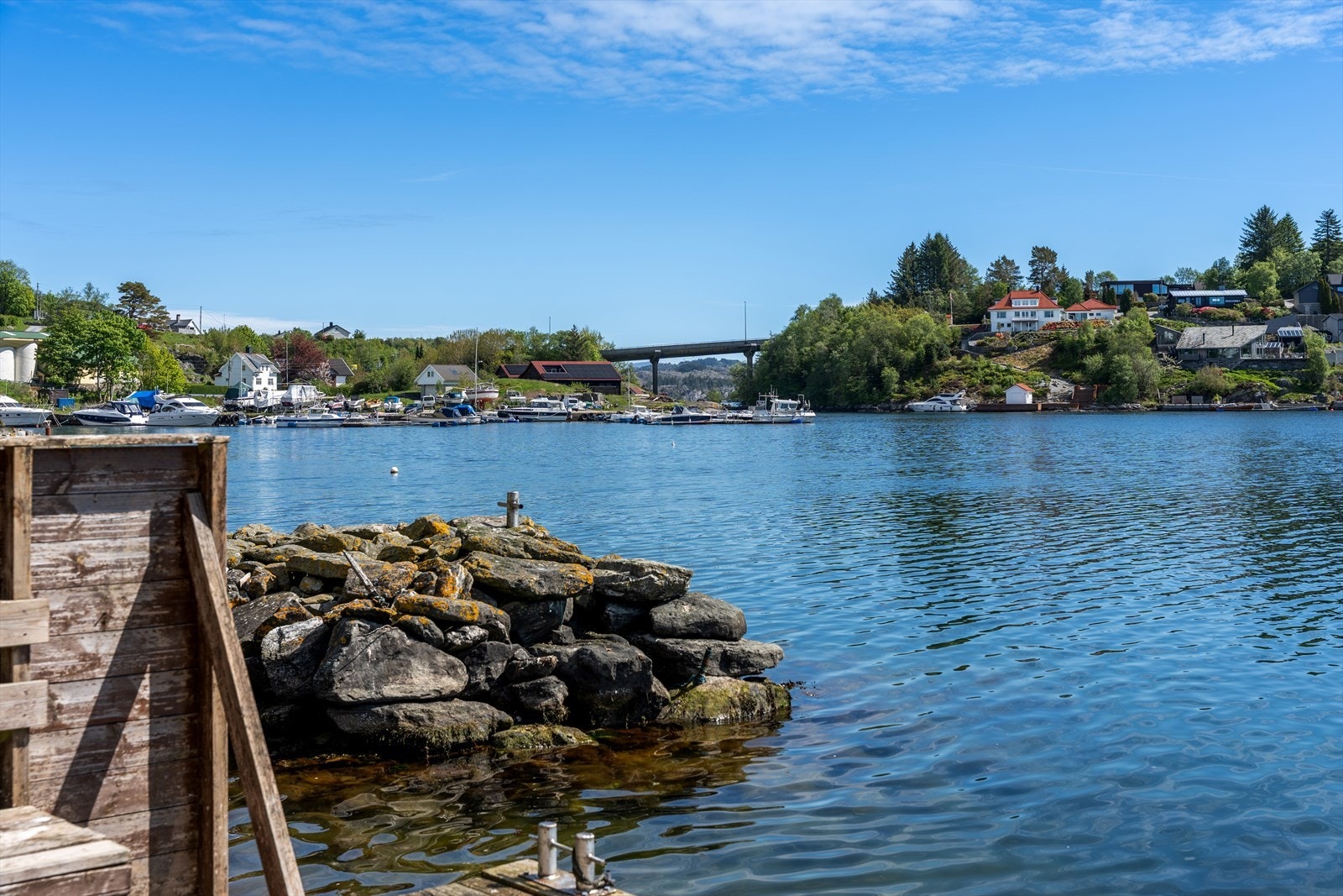 Utsikt til utover fjorden Galleribilde