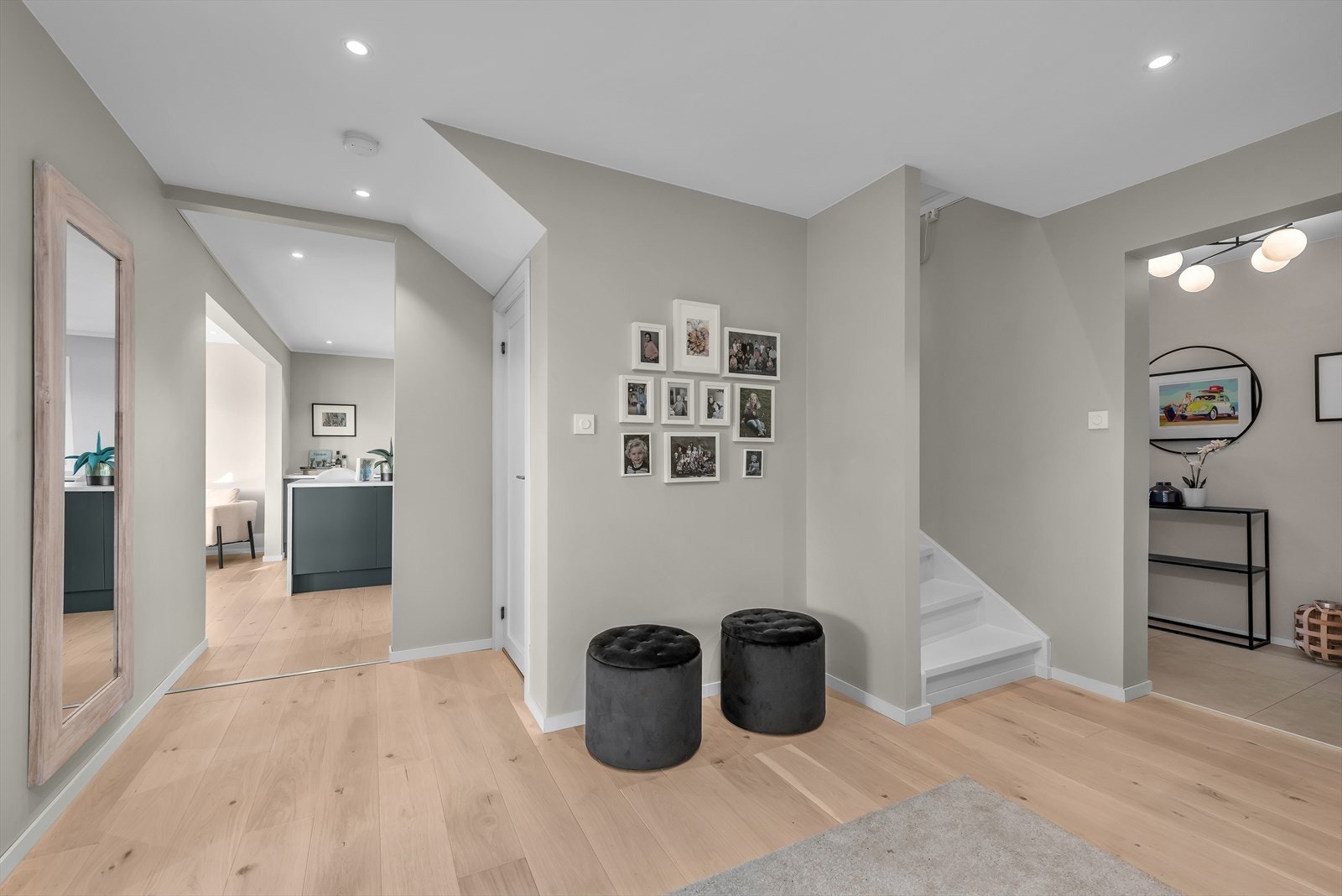Gang med adkomst til loft Galleribilde