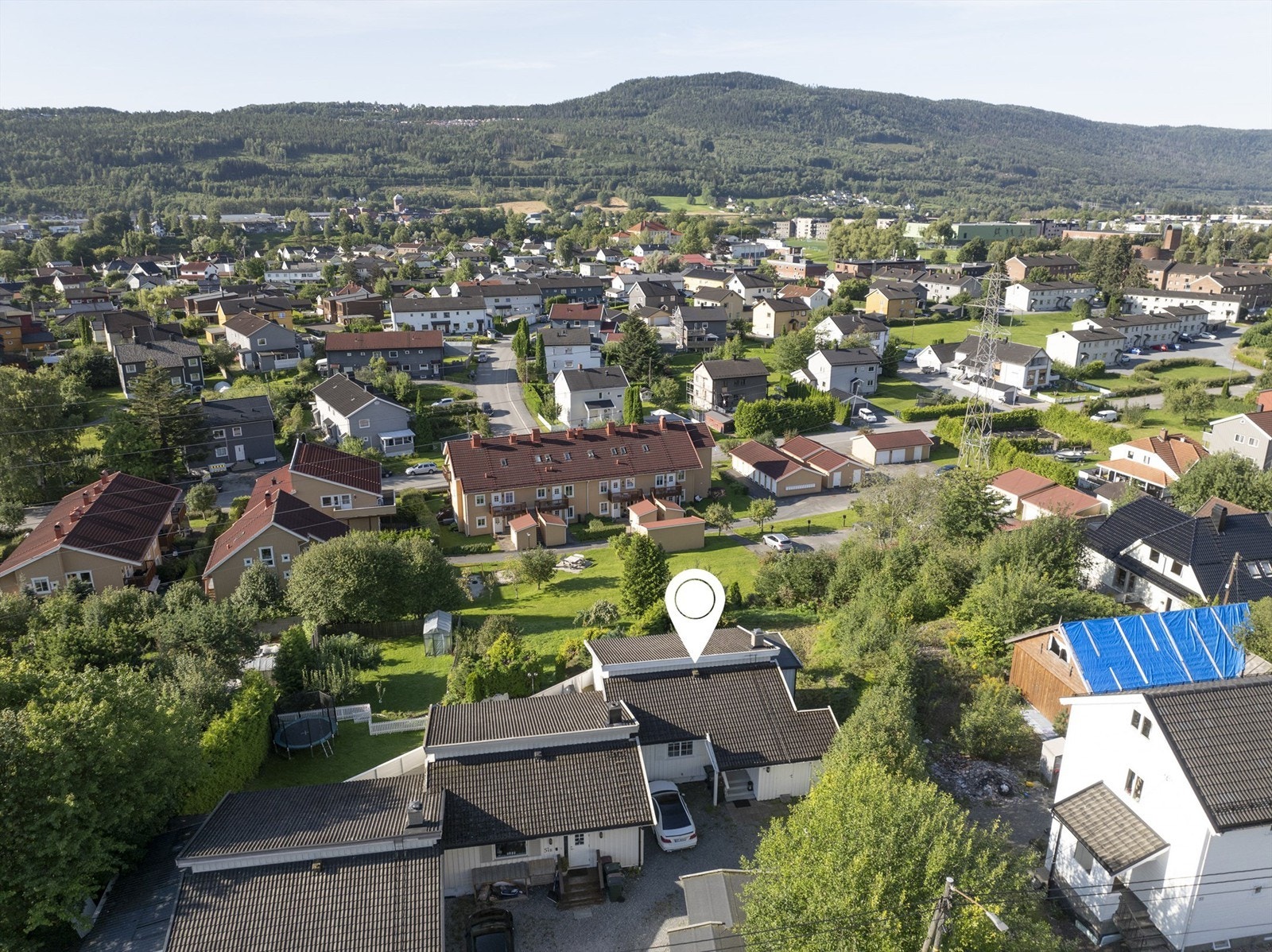 Dette er en innholdsrik kjedet enebolig, med raus takhøyde og flott utsikt.
Foto: Morten Woldstad Galleribilde