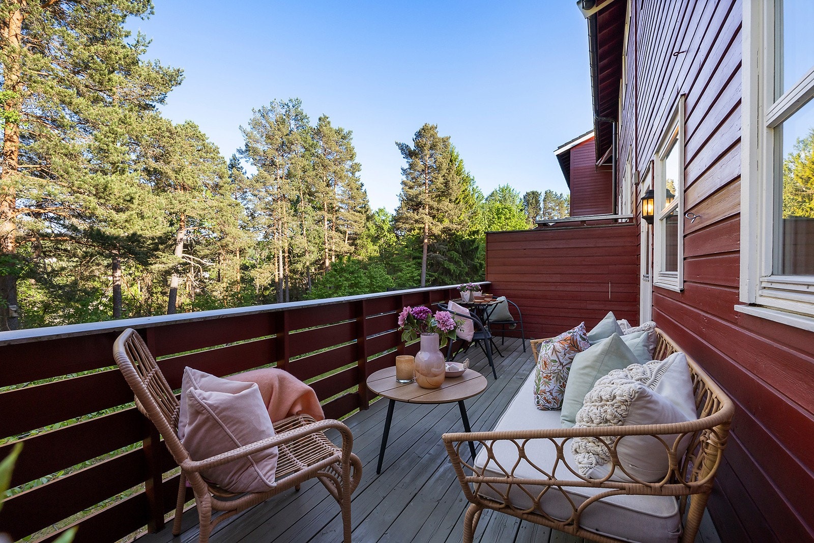 Her har du behagling utsikt utover skogen Galleribilde