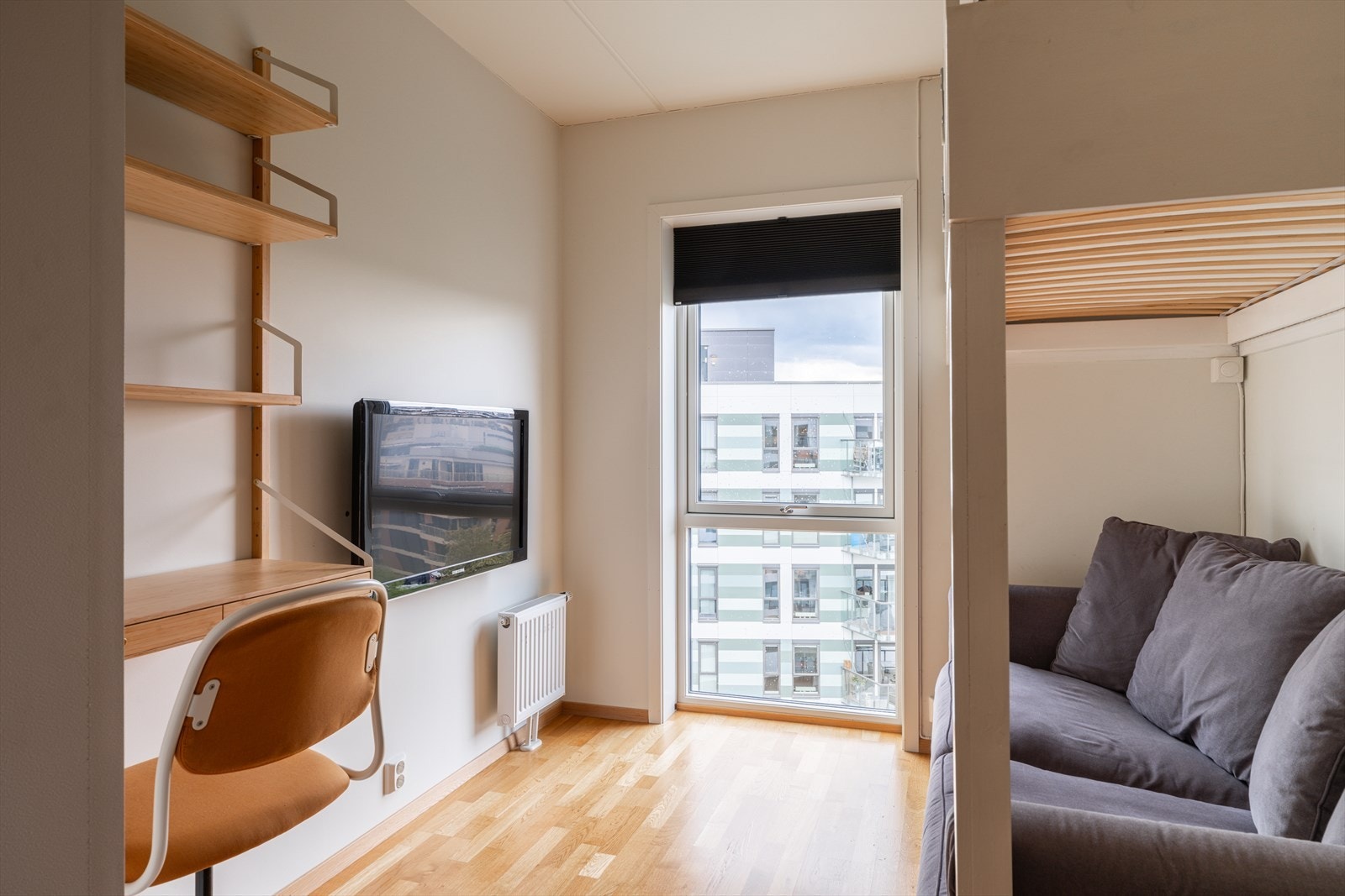 Rommet har plass til både seng og en egen arbeids- eller lekekrok. Galleribilde