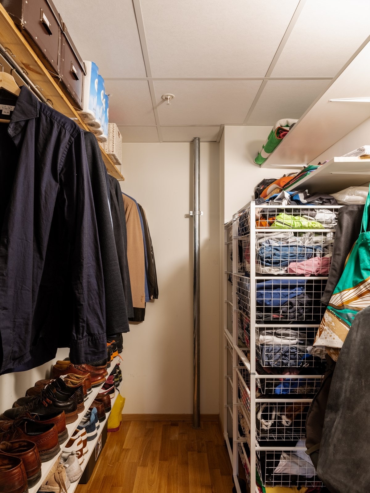 Praktisk intern bod gir ekstra lagringsplass. I tillegg medfølger en ekstern bod på 5 m². Galleribilde