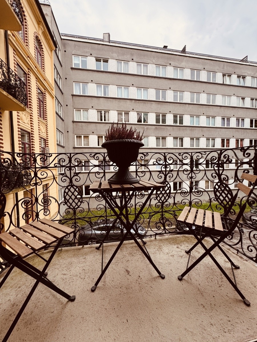 Utgang til balkong fra hovedsoverom Galleribilde