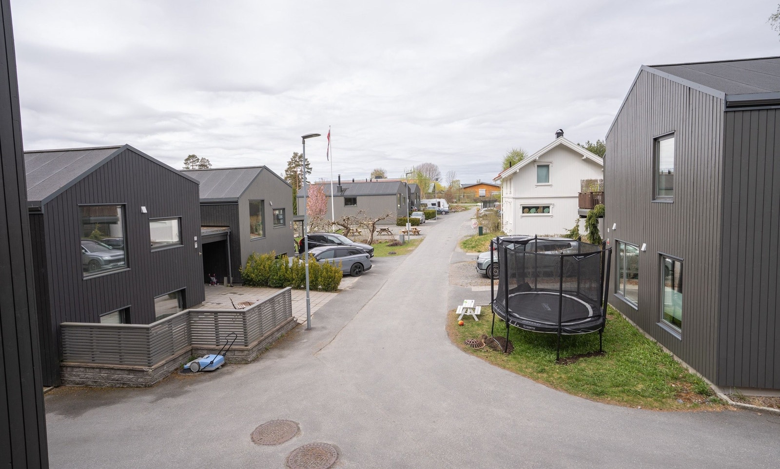 Utsikt mot fellesområde fra terrasse Galleribilde