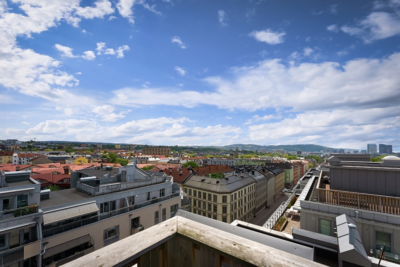 Fra takterrassen kan du nyte fantastisk utsikt fra alle retninger. Galleribilde