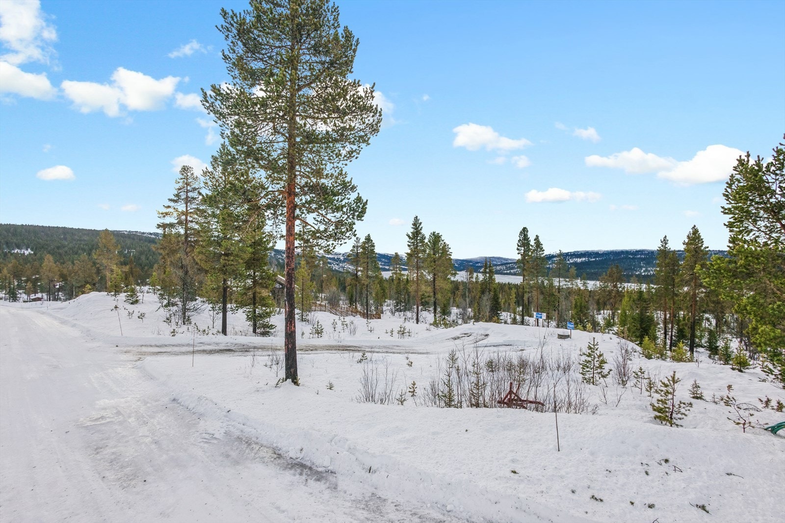 Turstien Gålå Vatnet rundt er en populær og familievennlig runde på 15,6 km i nærområdet. Galleribilde